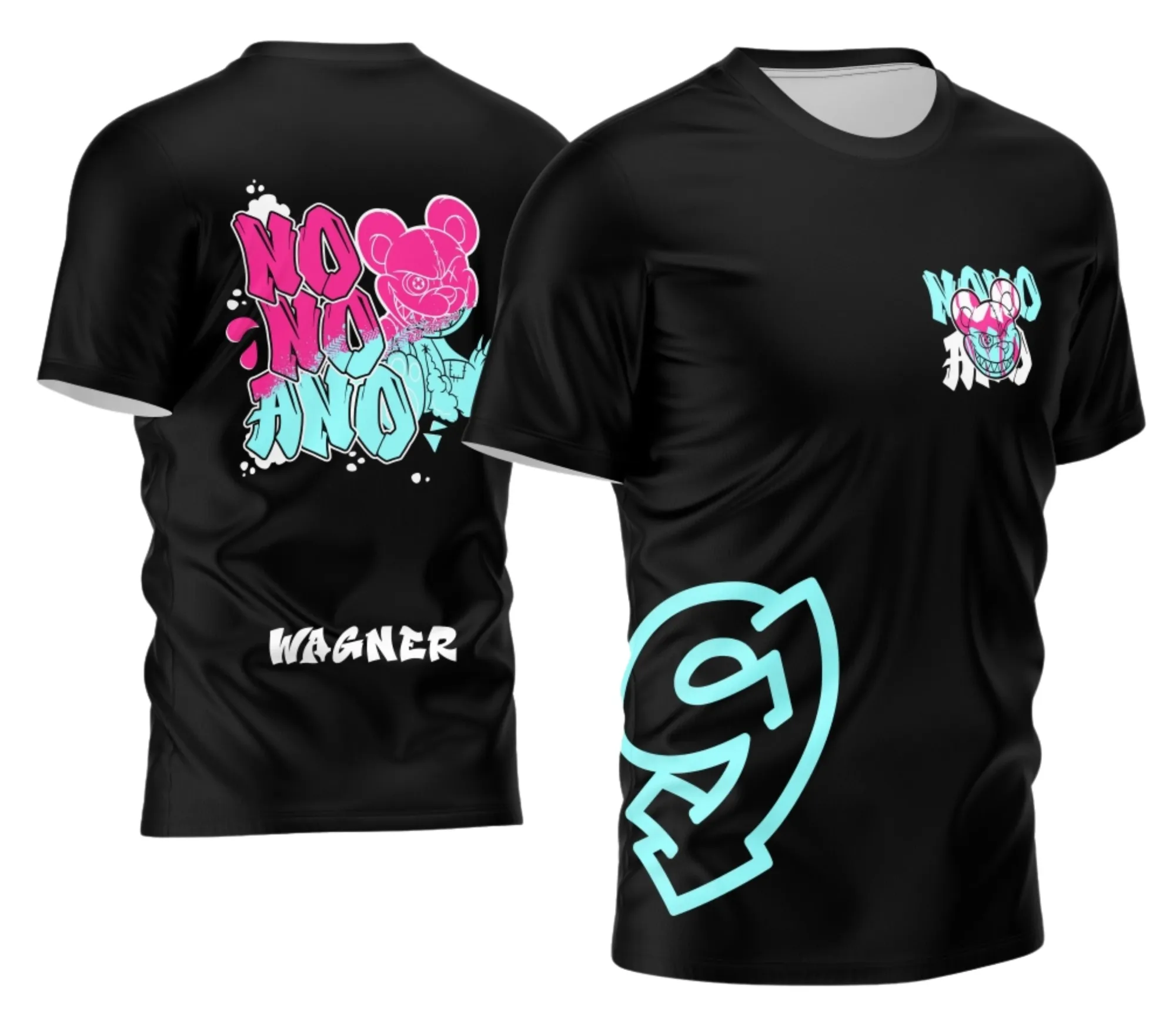 Foto da camiseta unissex preta com logo no peito e estampa grande nas costas do Nono Ano 2026 com tema de urso, perfeita para estudantes e fãs desse desenho.